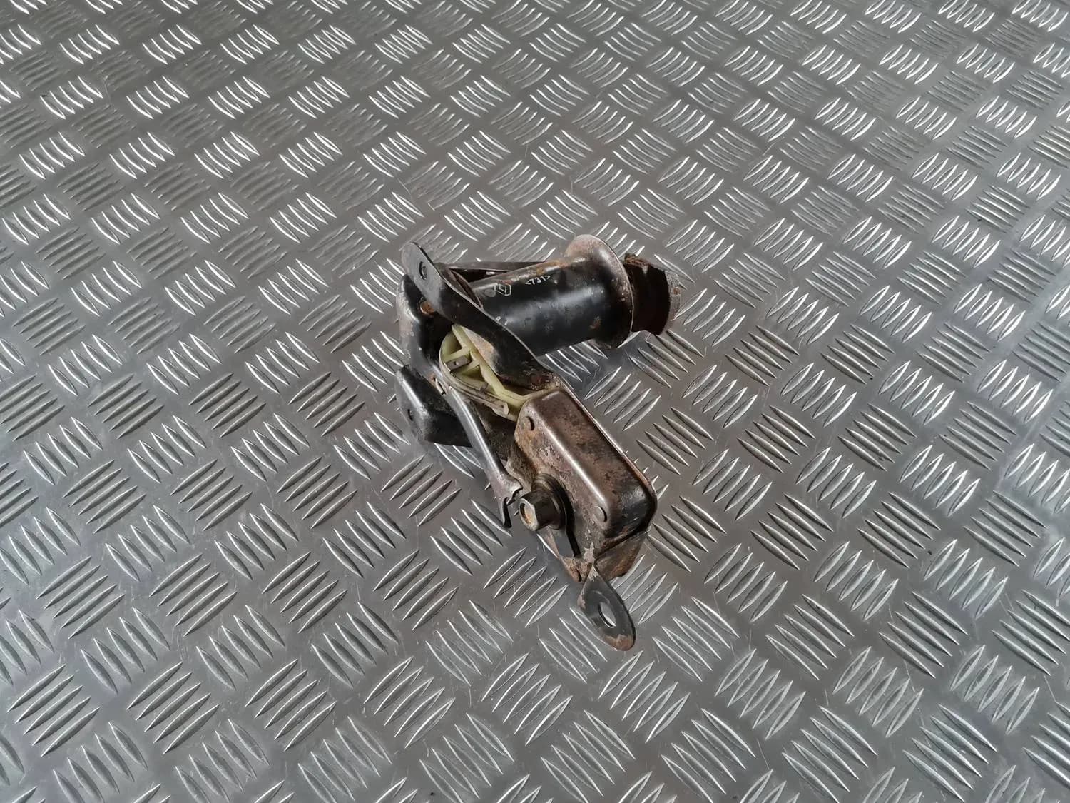 Levantamento da roda de reserva RENAULT SCENIC III 2011 - foto 4