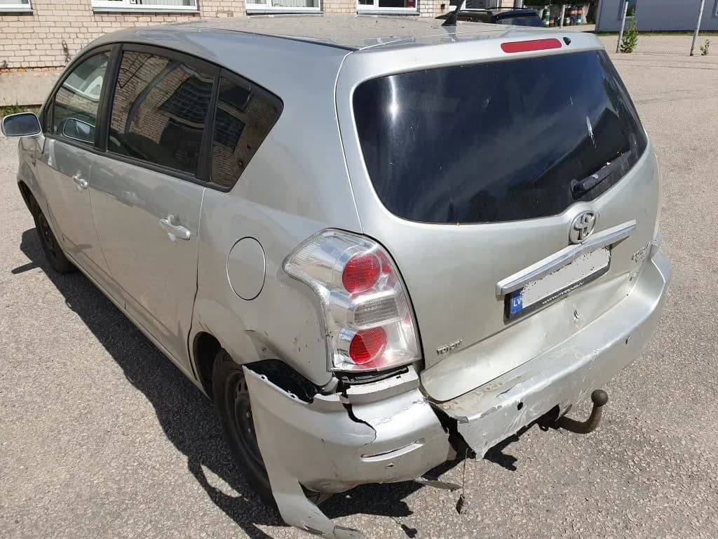 Foto do automóvel desmontado 3
