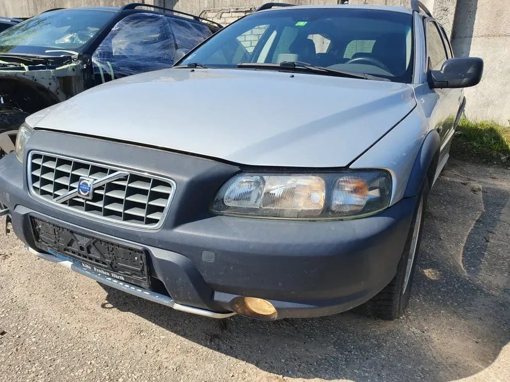 Foto do automóvel desmontado 2