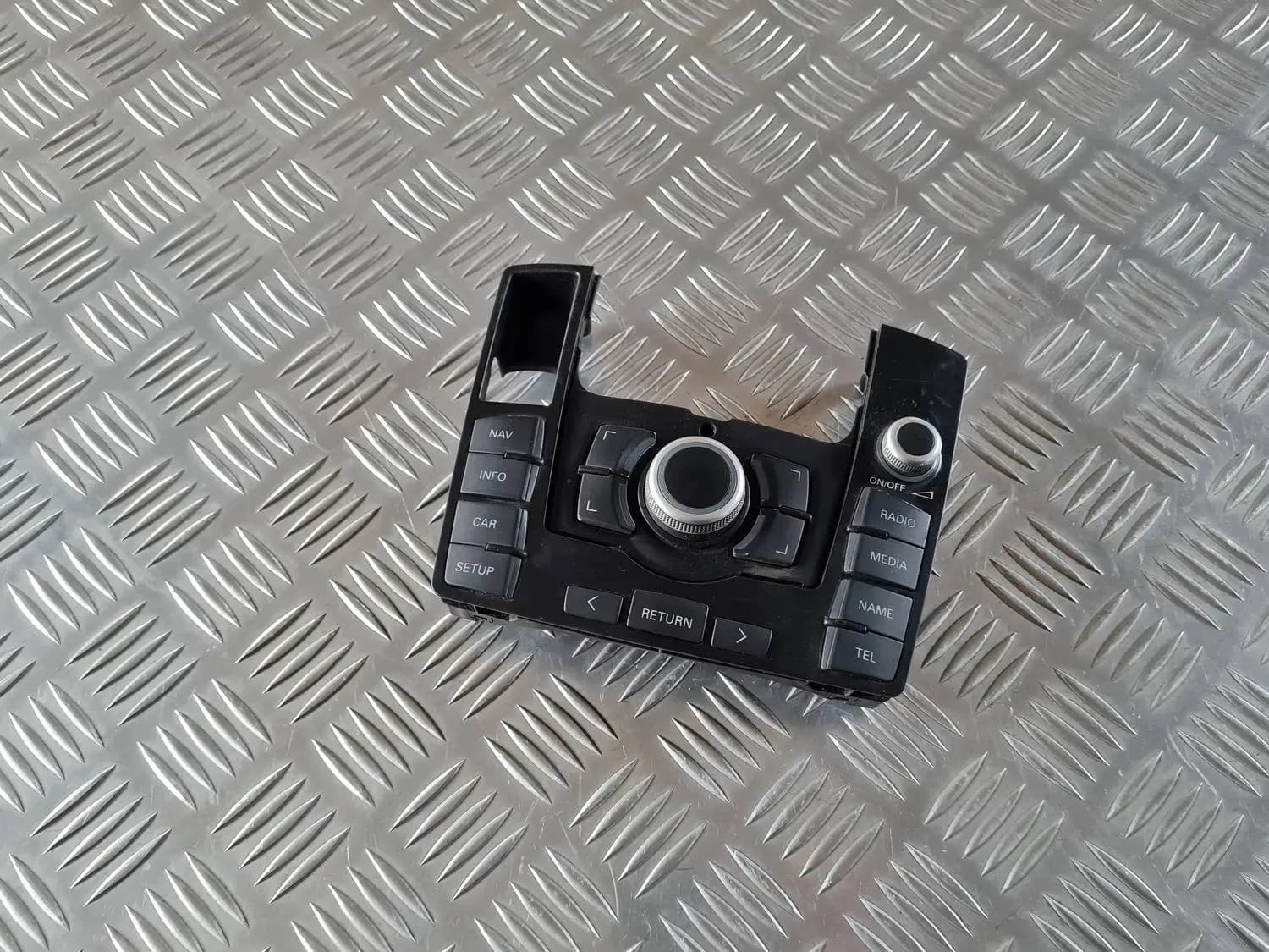 Unidade de controlo multimédia AUDI A6 2008 - foto 1