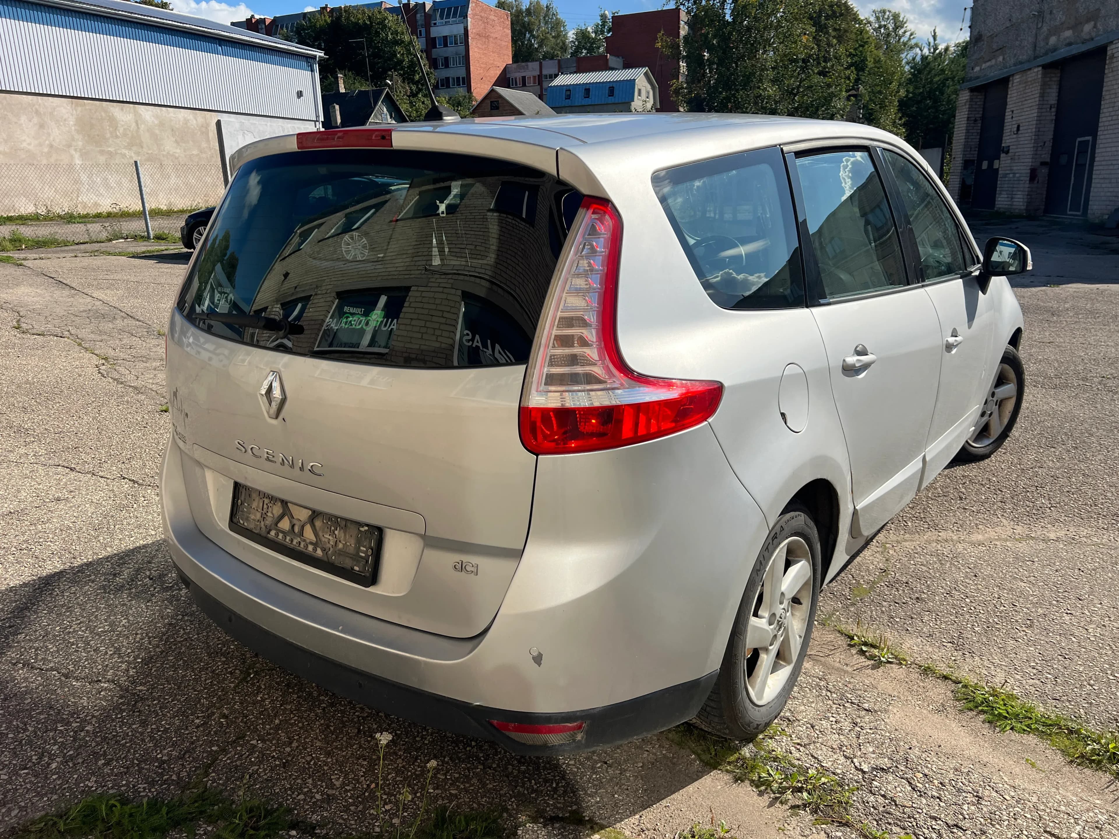 Foto do automóvel desmontado 1