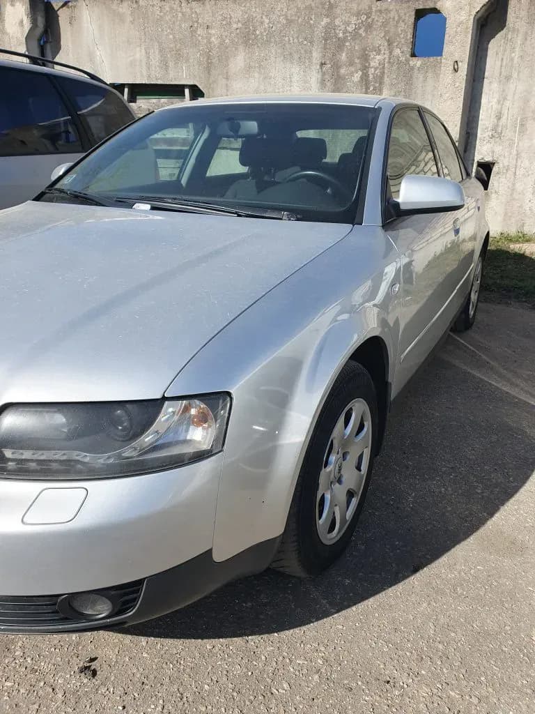 Foto do automóvel desmontado 2
