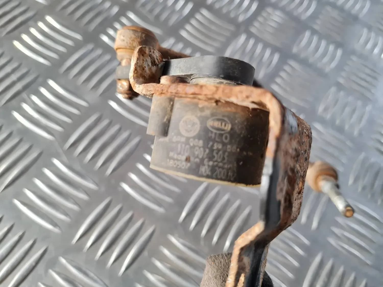 Sensor de correção do ângulo dos faróis, à frente AUDI A6 2008 - foto 4