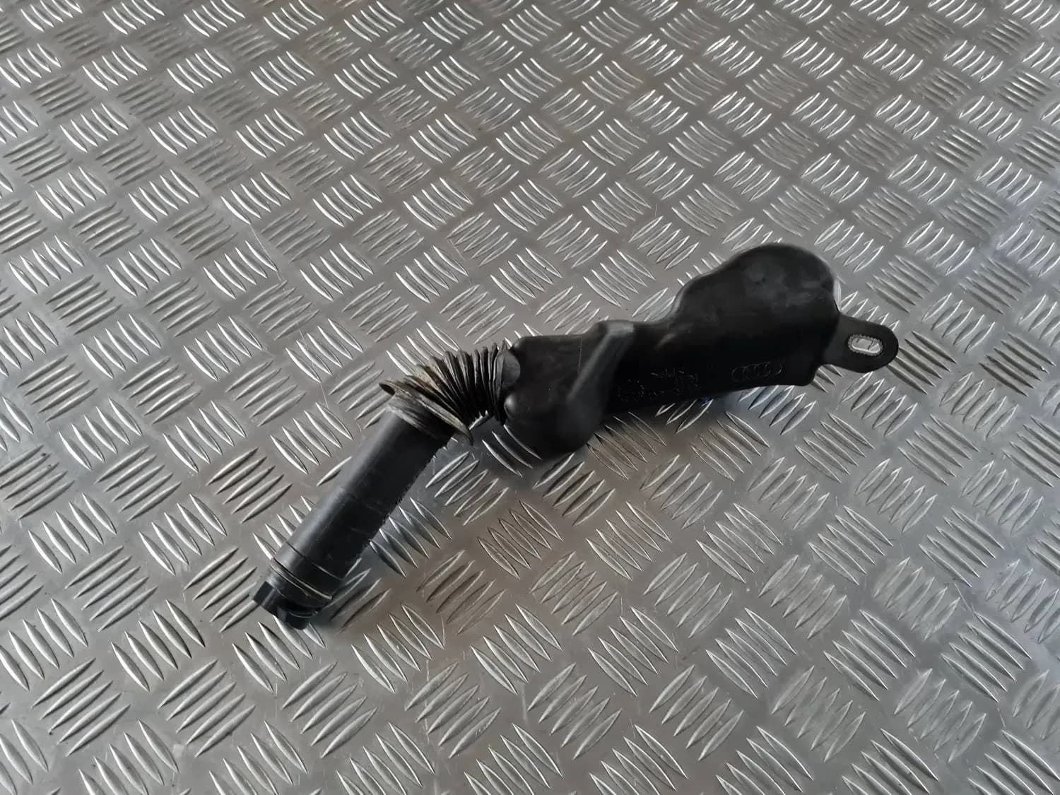 Tubo de enchimento do depósito do líquido de lavagem AUDI A6 2008