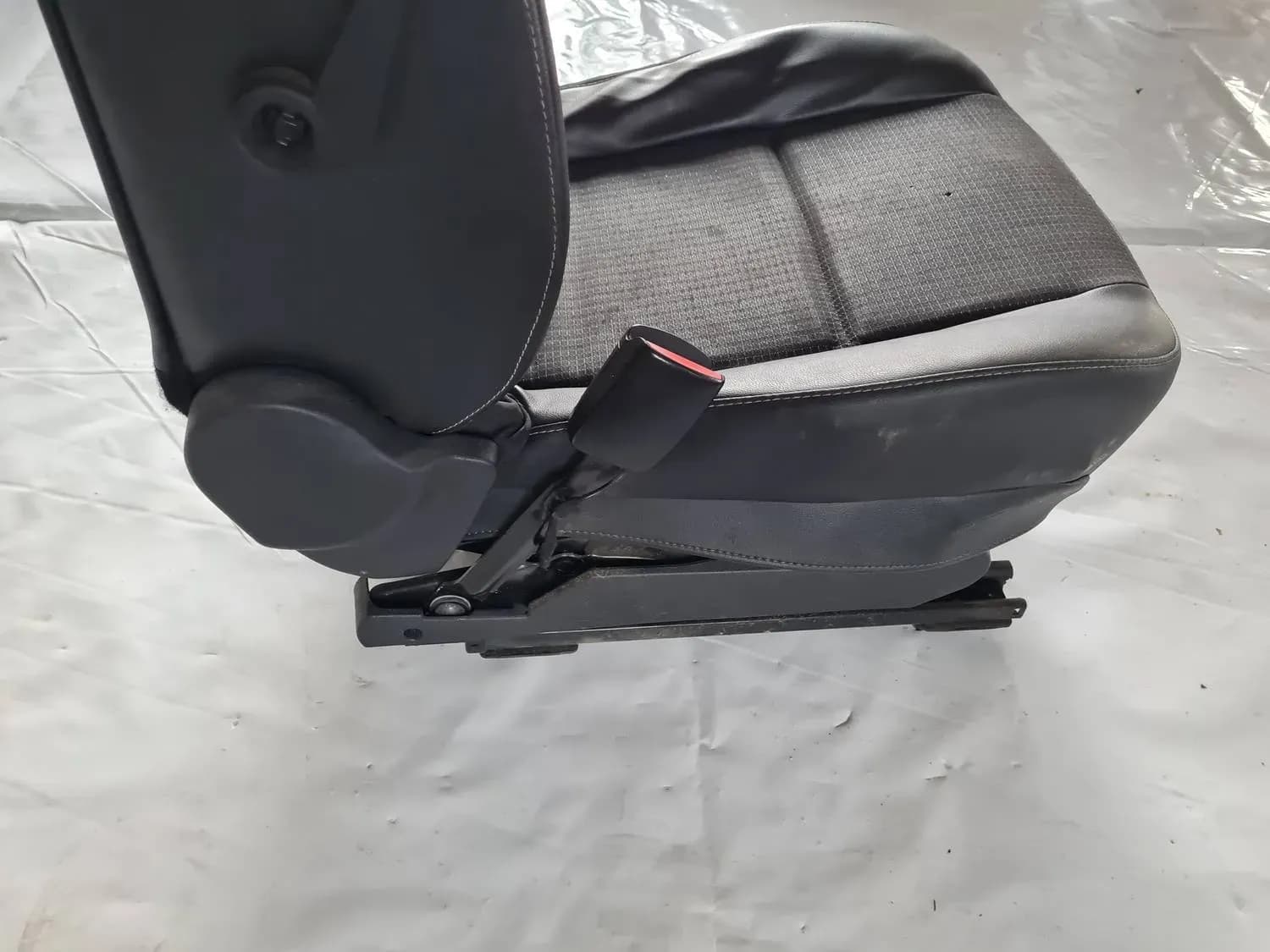 Banco dianteiro esquerdo RENAULT SCENIC III 2011 - foto 4