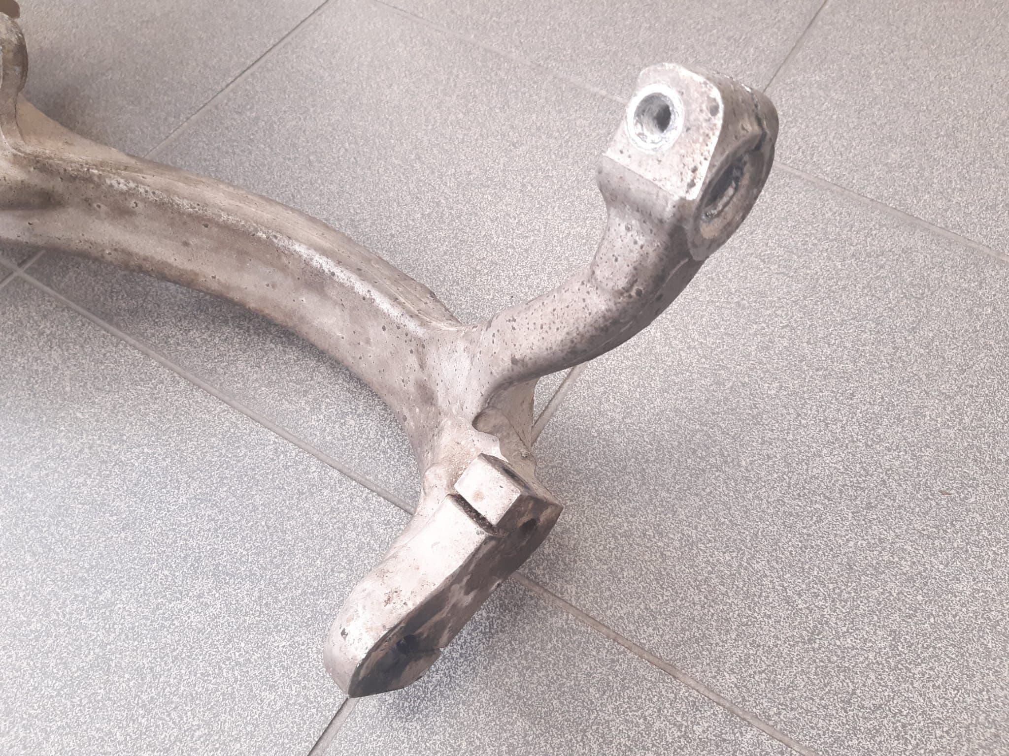 Junta de direção dianteira direita AUDI A6 2008 - foto 4
