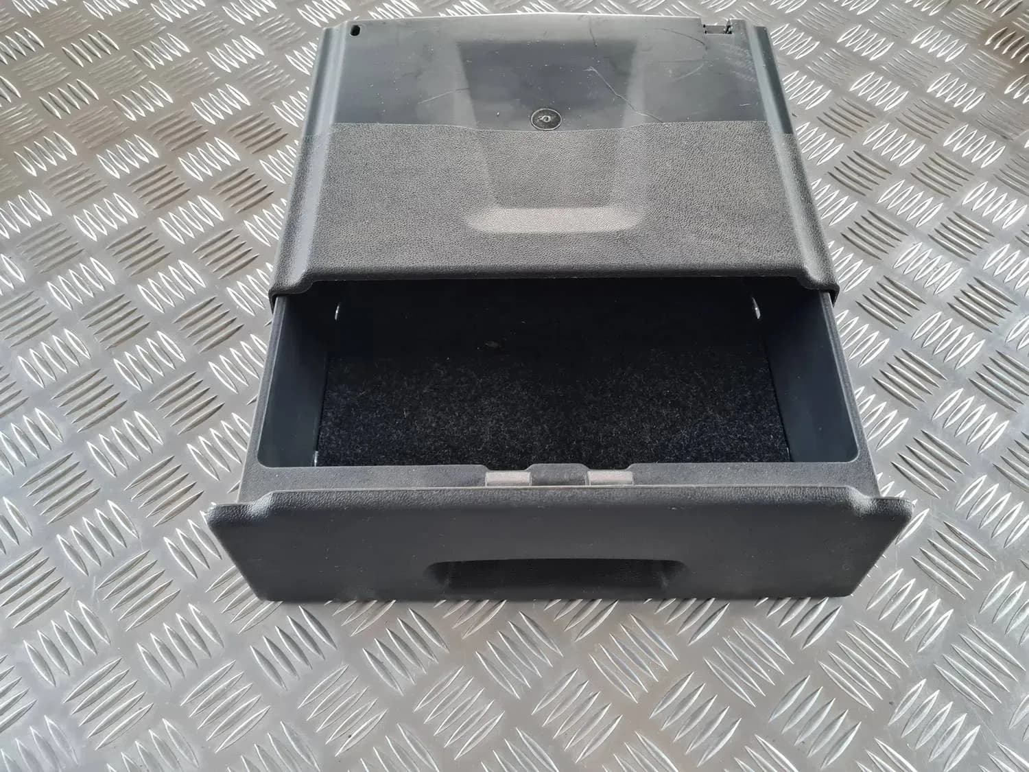 Compartimento de armazenamento na grelha RENAULT SCENIC III 2011 - foto 3