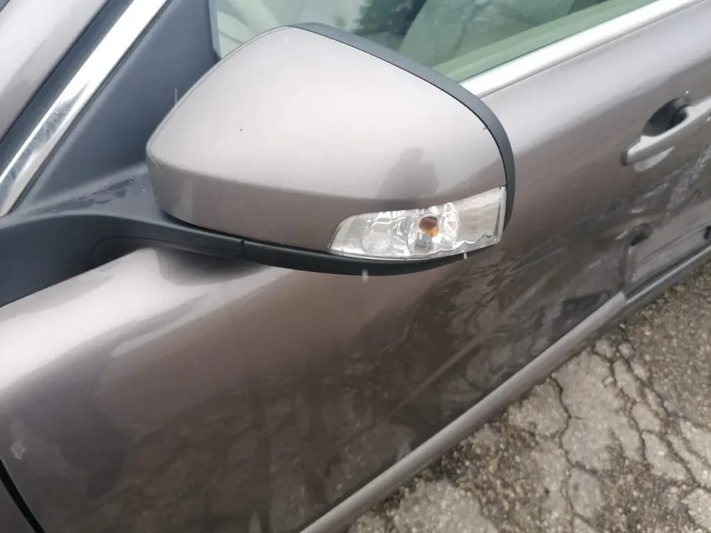 Foto do automóvel desmontado 3
