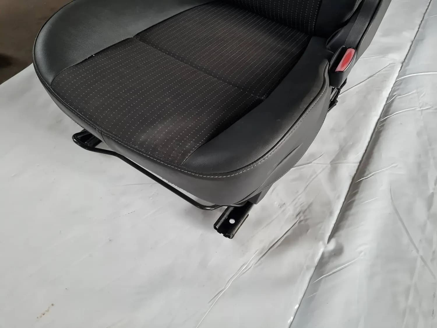 Banco dianteiro direito RENAULT SCENIC III 2011 - foto 4