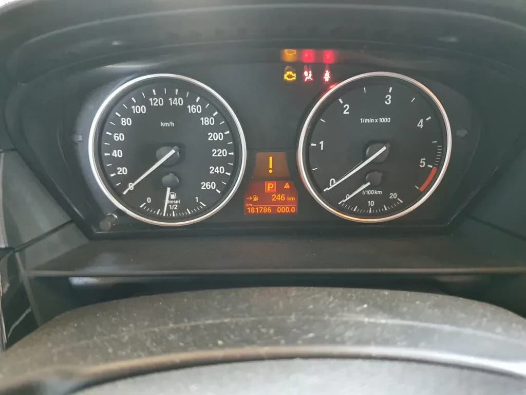 Foto do automóvel desmontado 3