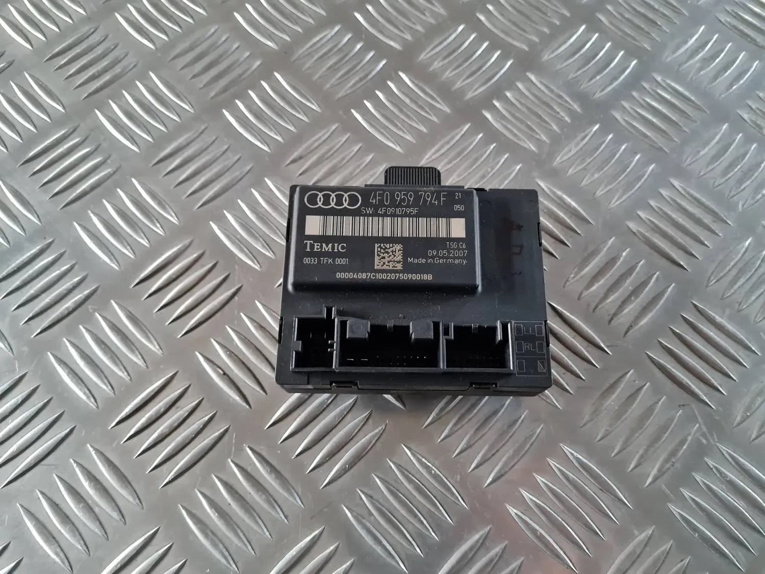 Unidade de controlo da porta traseira direita AUDI A6 2008