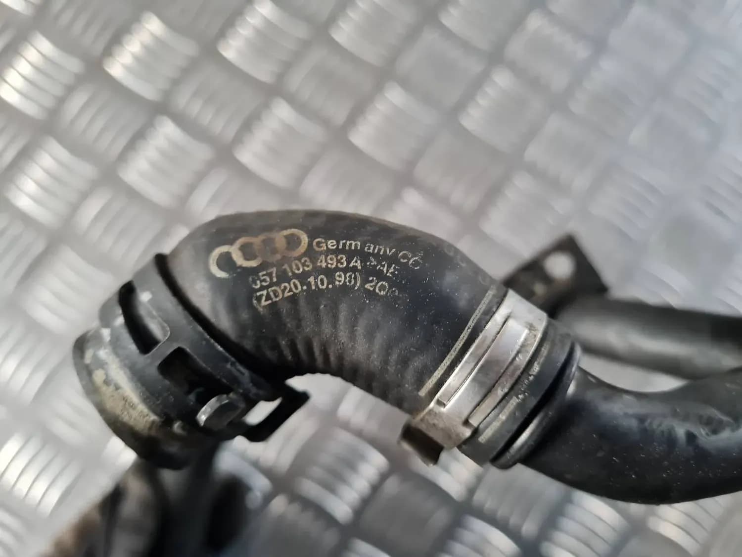 Tubo de ventilação do cárter AUDI A6 2008 - foto 2