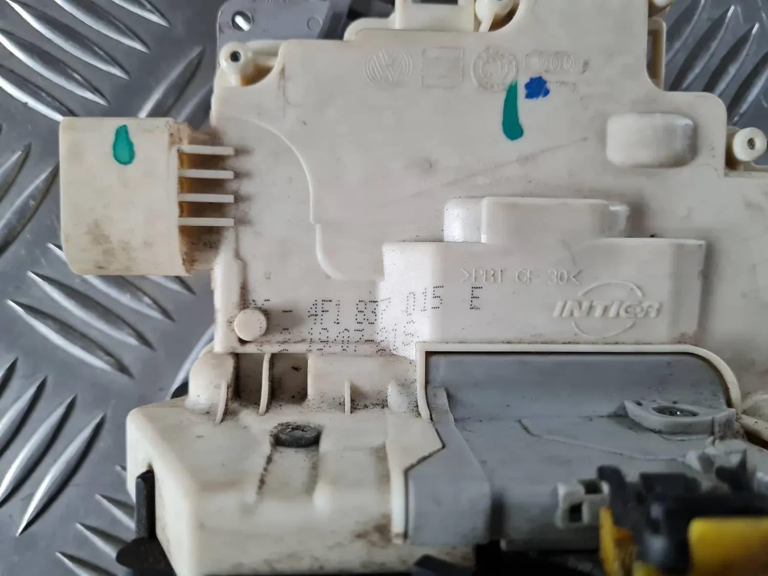 Fechadura da porta dianteira esquerda AUDI A6 2008 - foto 5