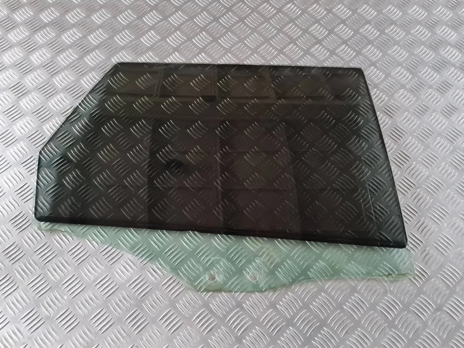 Vidro da porta traseira direita AUDI A6 2008