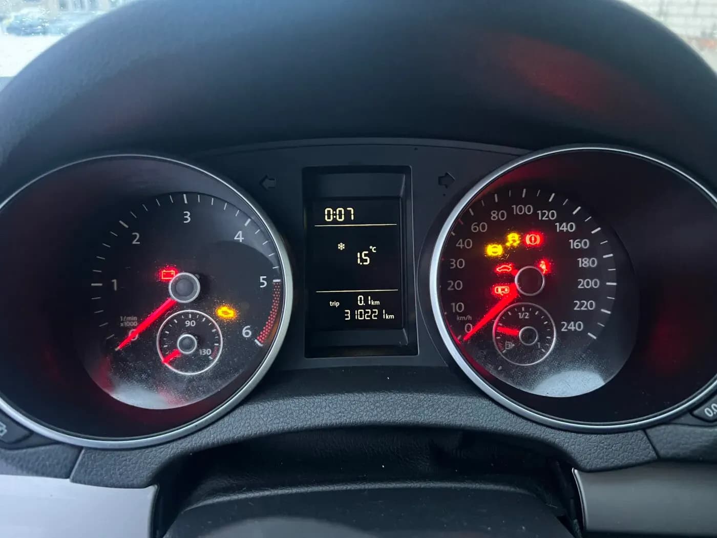 Foto do automóvel desmontado 1
