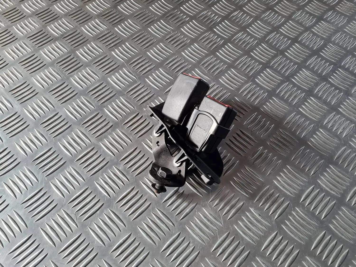 Fivela do cinto de segurança duplo traseiro AUDI A6 2008 - foto 3