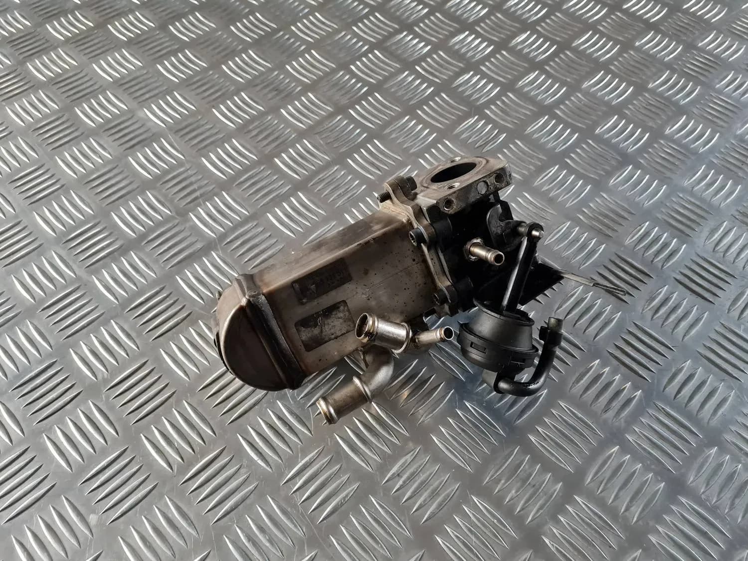 Arrefecedor da válvula EGR AUDI A6 2008 - foto 1