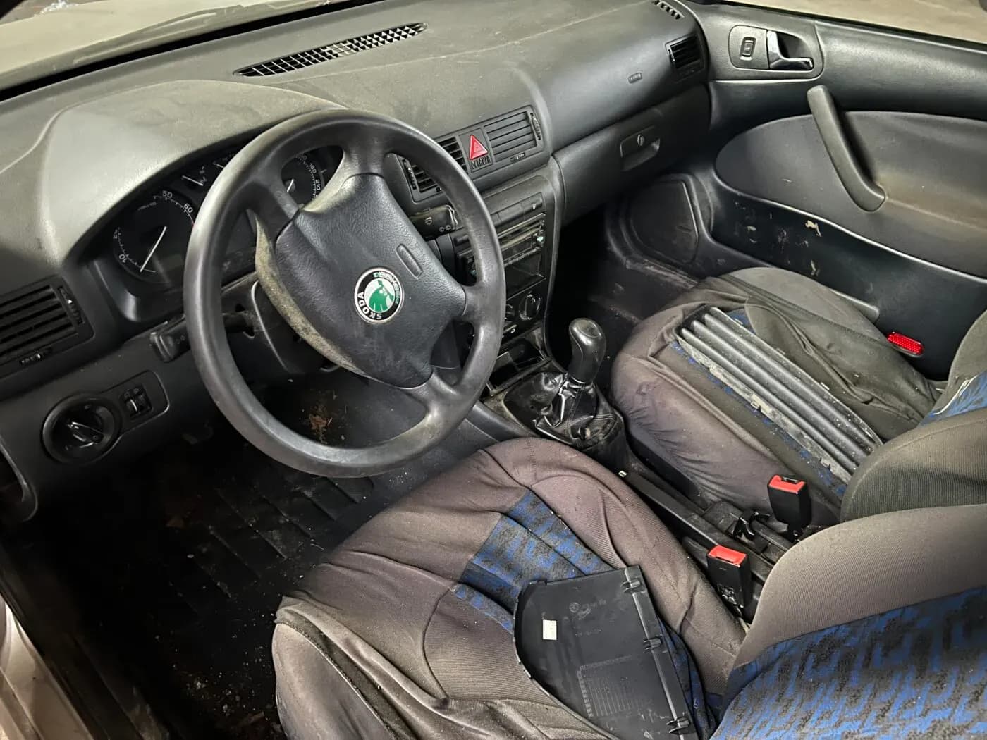 Foto do automóvel desmontado 5