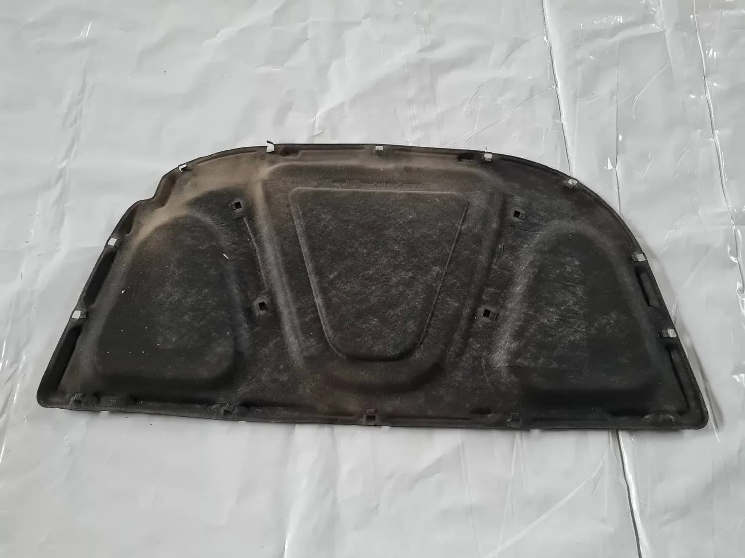 Insonorização do capot AUDI A6 2008