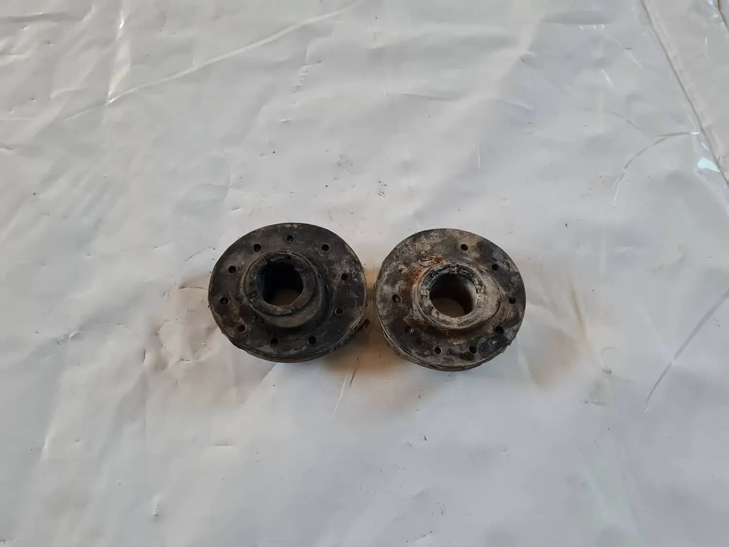 Espaçador da mola traseira AUDI A6 2008 - foto 1