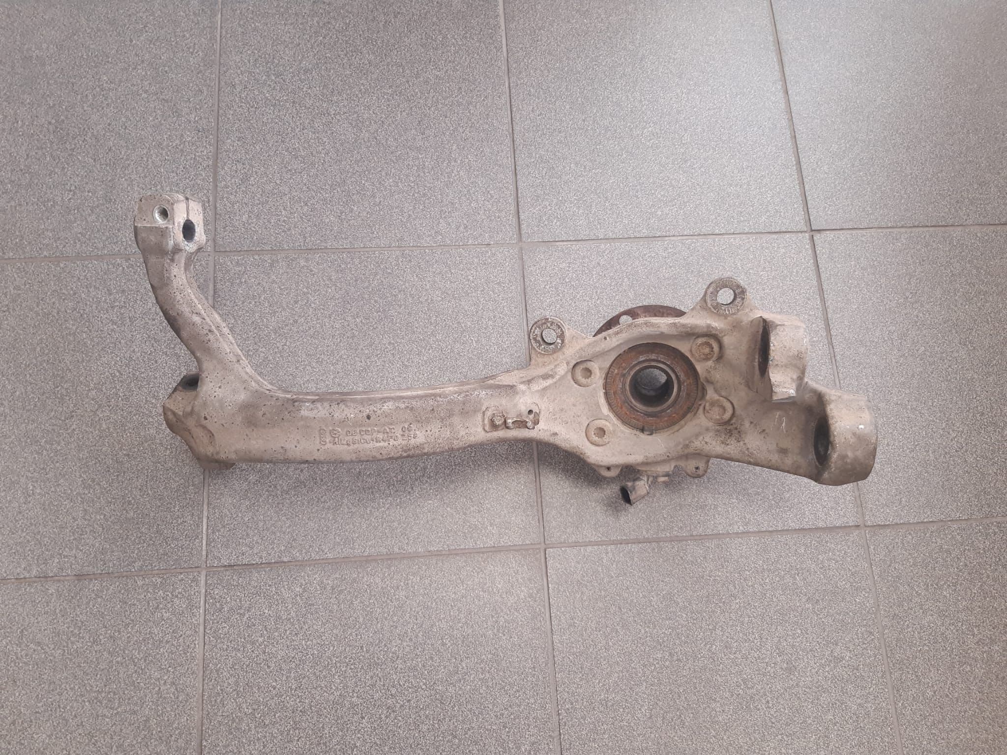 Junta de direção dianteira direita AUDI A6 2008 - foto 1