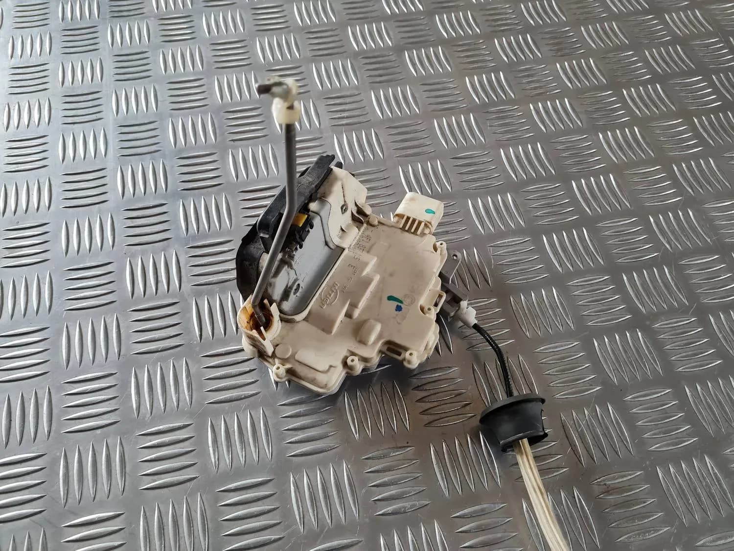Fechadura da porta dianteira esquerda AUDI A6 2008 - foto 3