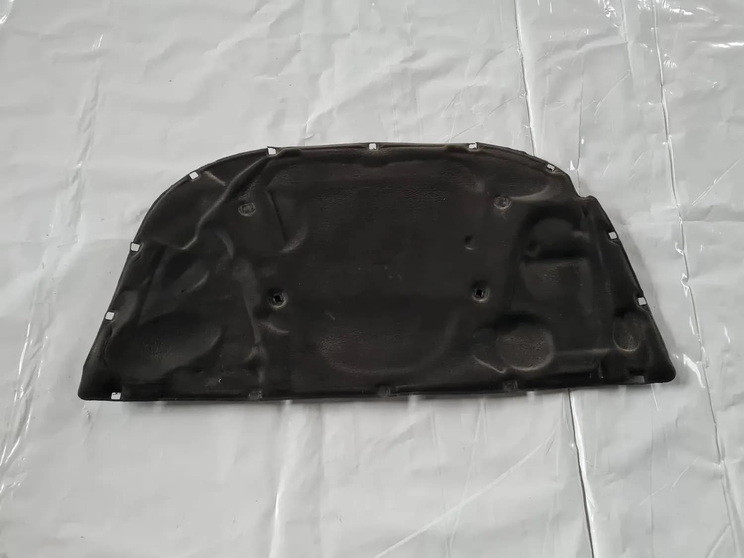 Insonorização do capot AUDI A6 2008 - foto 2