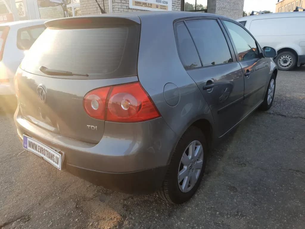 Foto do automóvel desmontado 3