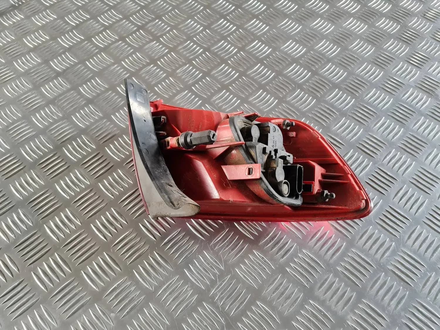 Luz traseira direita AUDI A6 2008 - foto 4