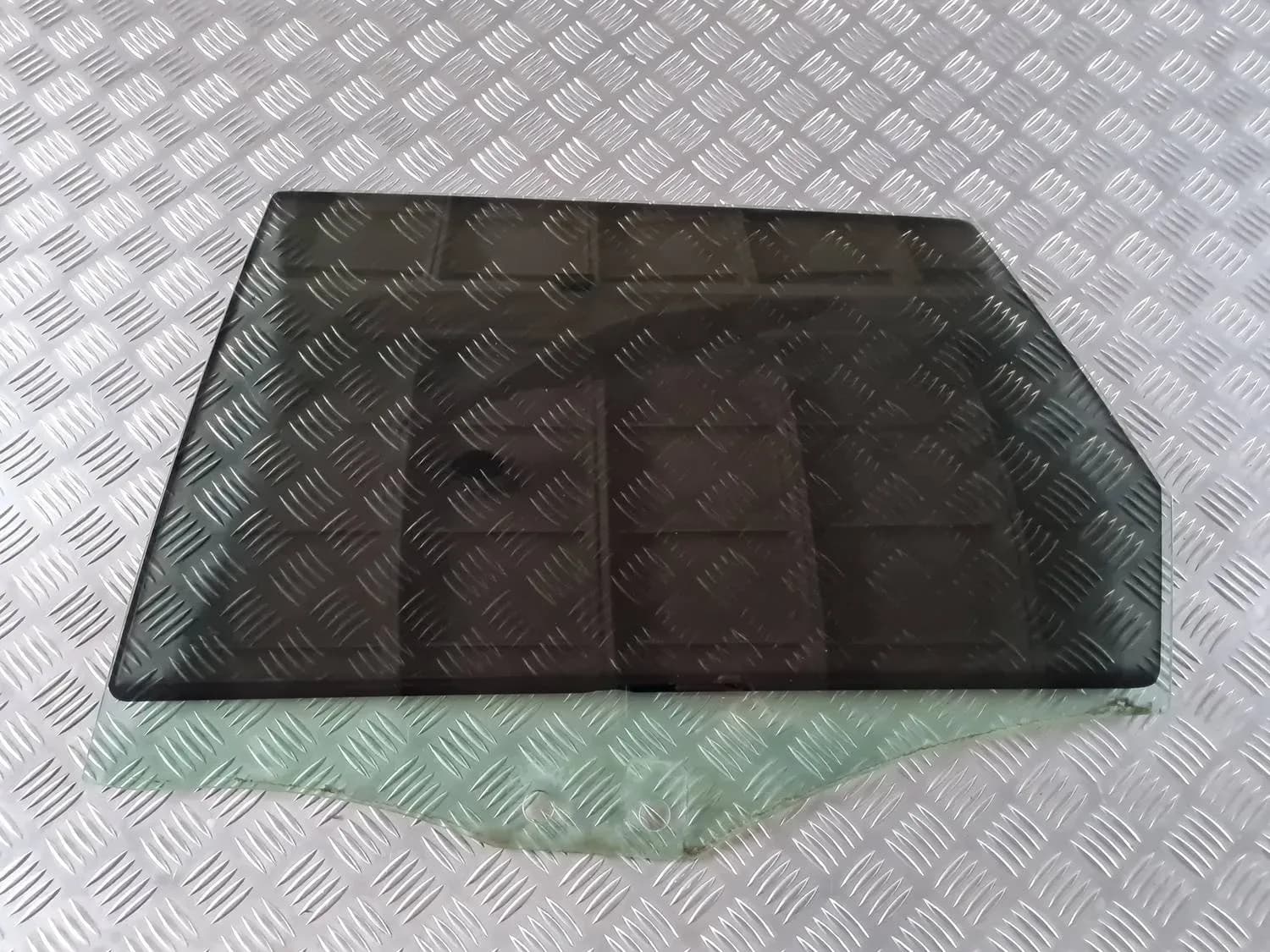 Vidro da porta traseira esquerda AUDI A6 2008 - foto 1
