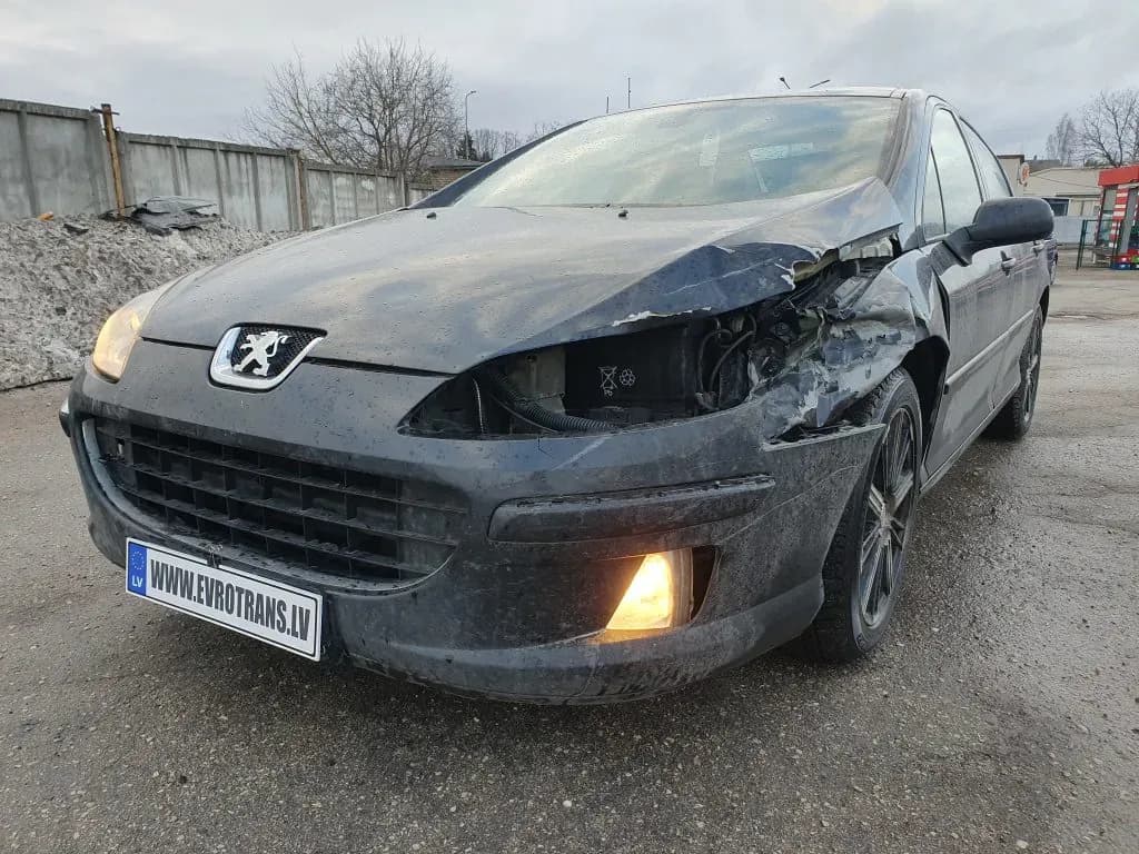 Foto do automóvel desmontado 2