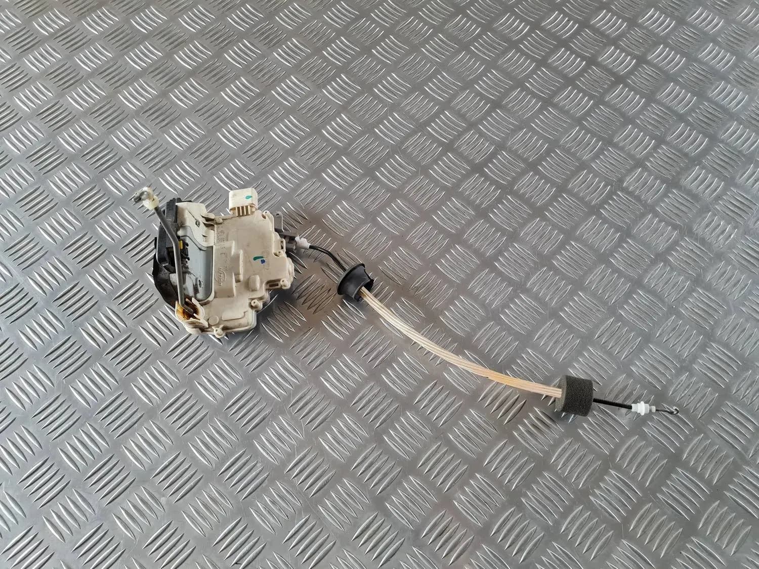 Fechadura da porta dianteira esquerda AUDI A6 2008 - foto 1