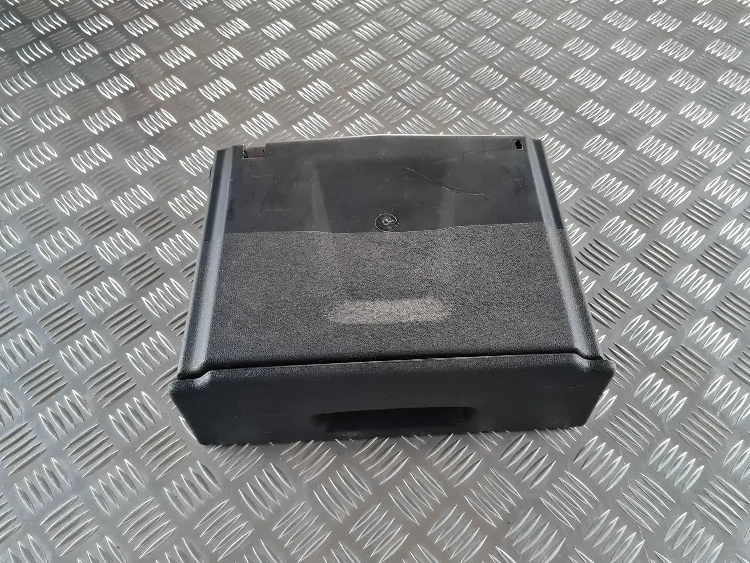 Compartimento de armazenamento na grelha RENAULT SCENIC III 2011 - foto 3