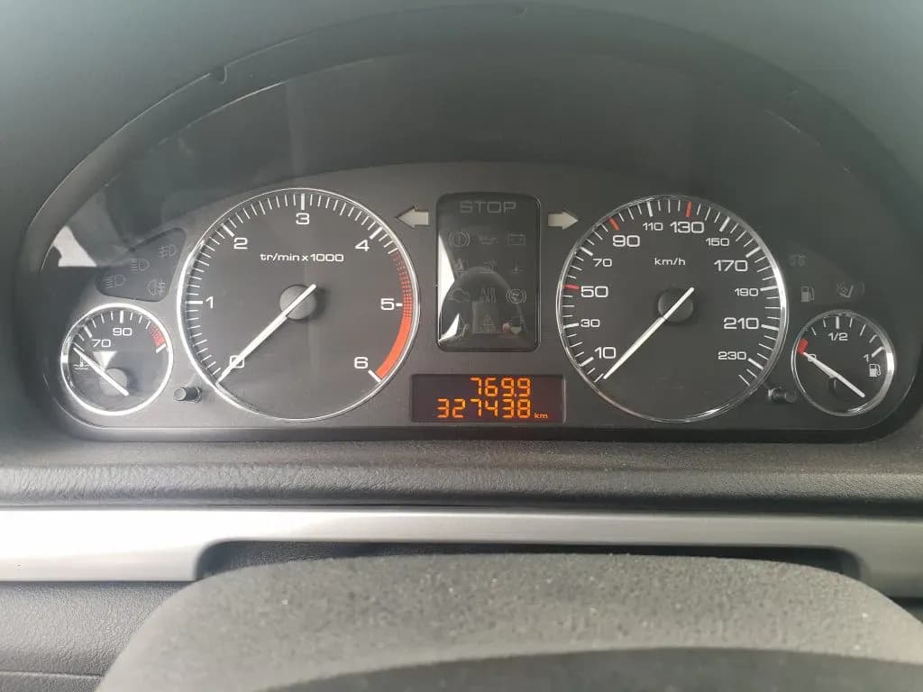Foto do automóvel desmontado 3
