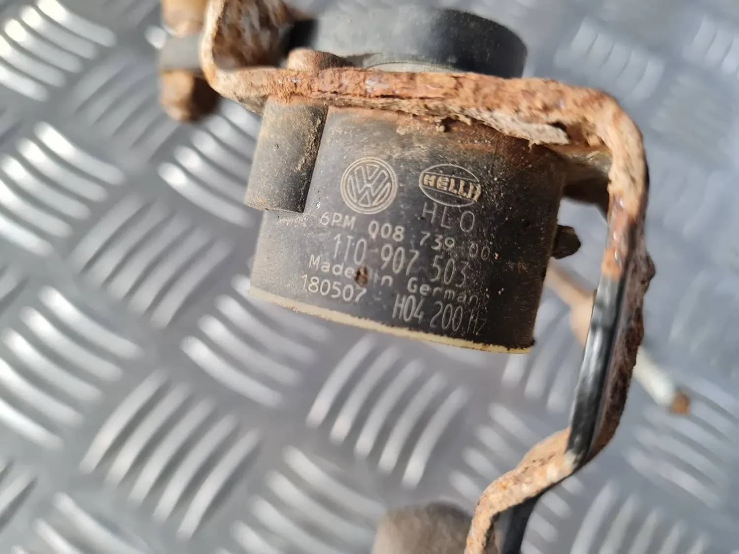 Sensor de correção do ângulo dos faróis, à frente AUDI A6 2008 - foto 2