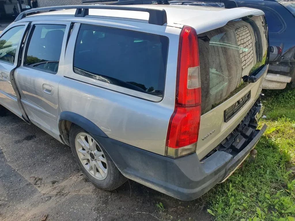 Foto do automóvel desmontado 4