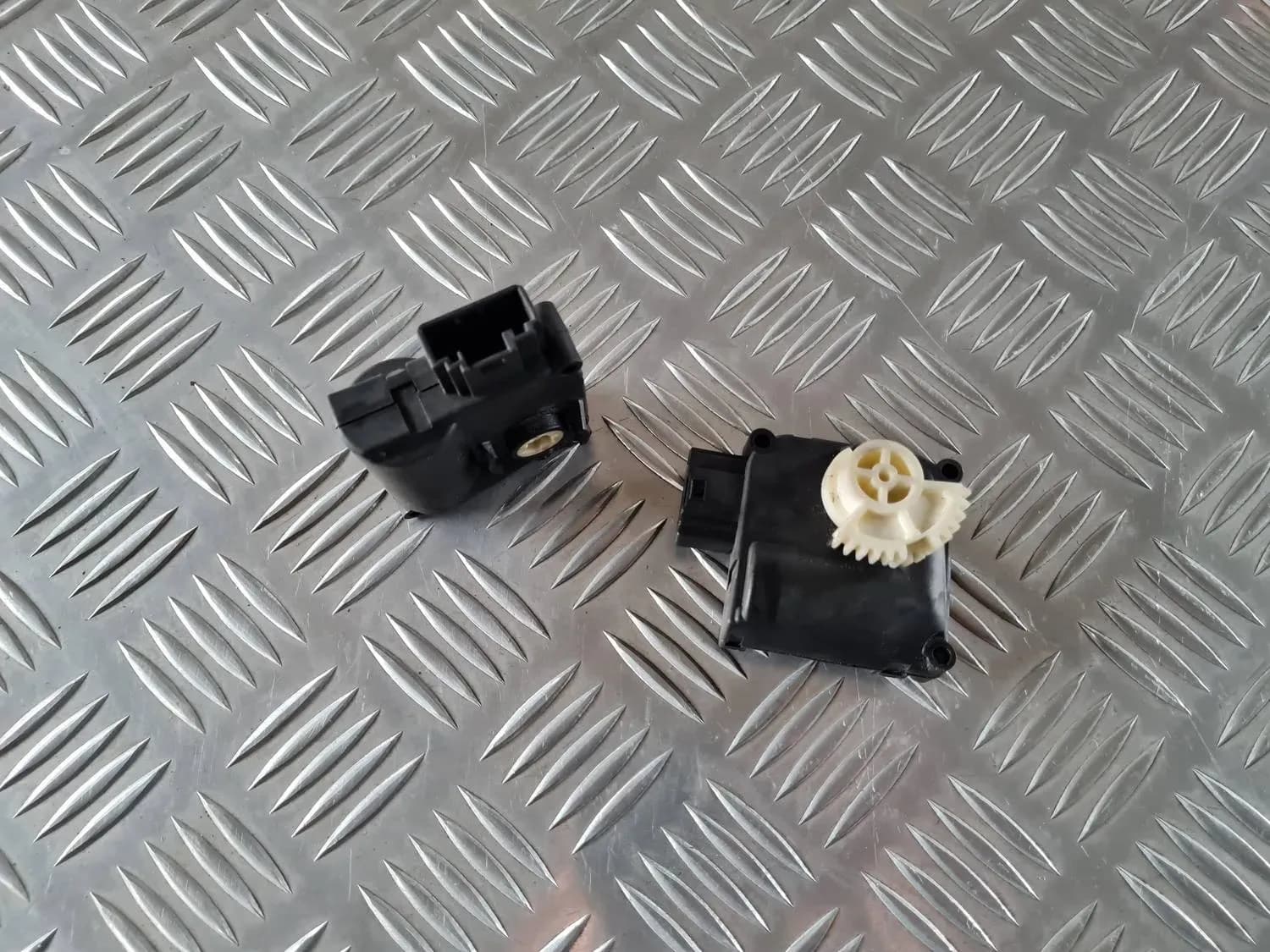 Atuador do sistema de aquecimento AUDI A6 2008 - foto 4