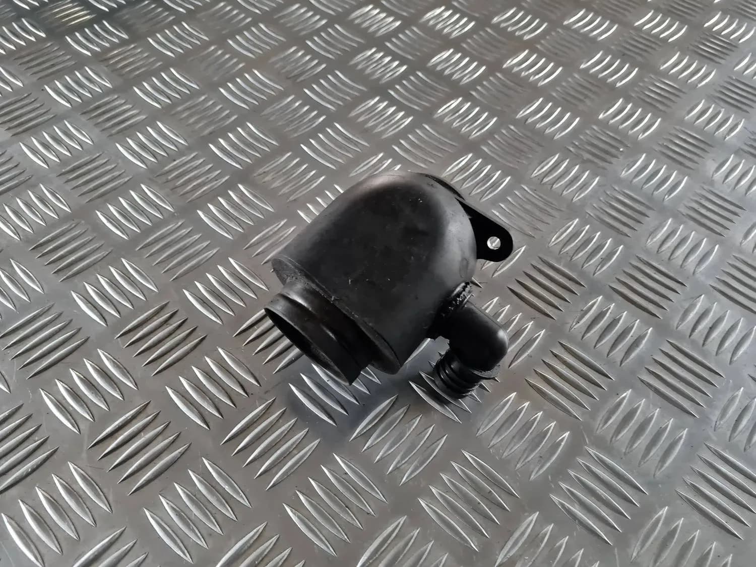 Ressonador do filtro de ar AUDI A6 2008 - foto 1