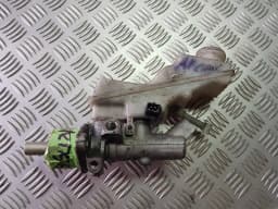 Cilindro principal do servofreio TOYOTA AVENSIS 2004