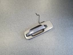 Pega da porta traseira esquerda NISSAN X-TRAIL 2002