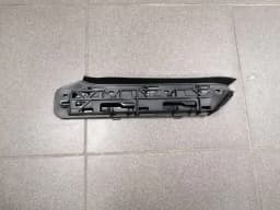 Fixação da asa dianteira e do para-choques VW TOURAN 2005