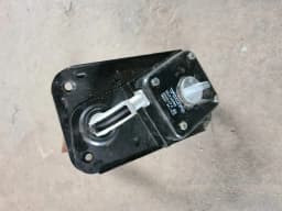 Levantamento da roda de reserva VOLVO XC90 2004