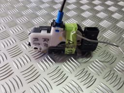 Fechadura da porta dianteira direita OPEL ASTRA J 2011