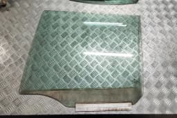 Vidro da porta traseira esquerda OPEL ZAFIRA 2002