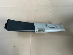 Revestimento dos pilares centrais da berlina VOLVO S60 2007